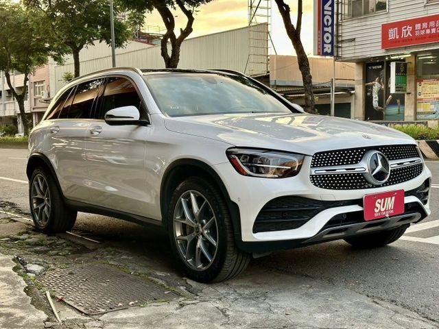 原鈑件認證歡迎索取 有跟車、配備多、AMG點進來看配備表  第3張相片
