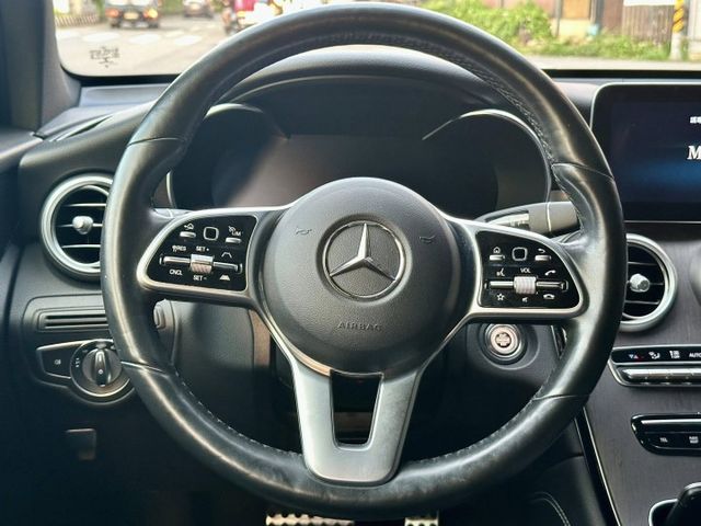 原鈑件認證歡迎索取 有跟車、配備多、AMG點進來看配備表  第10張相片