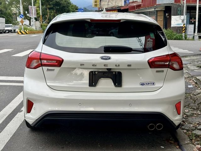 (剛到店認證中漂亮車)LV2自動跟車/B&0音響/HUD抬頭顯示器/APPLE CARPLAY  第5張相片