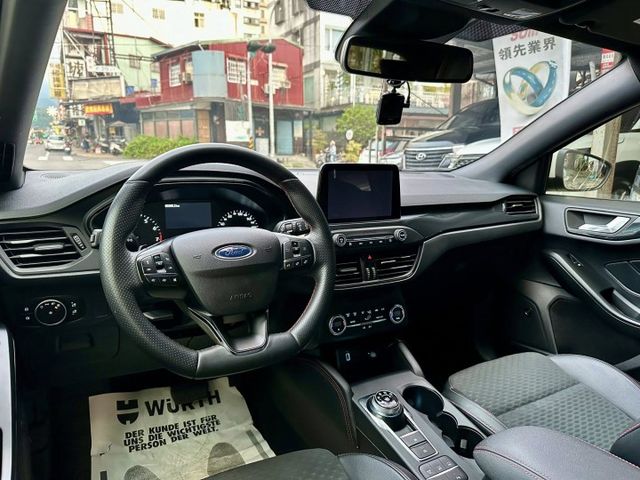 (剛到店認證中漂亮車)LV2自動跟車/B&0音響/HUD抬頭顯示器/APPLE CARPLAY  第9張相片