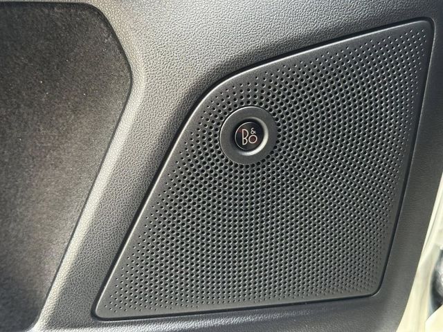 (剛到店認證中漂亮車)LV2自動跟車/B&0音響/HUD抬頭顯示器/APPLE CARPLAY  第13張相片