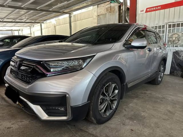(原鈑件美容中)後視鏡片方向燈流水/全景天窗/自動跟車/ 車道維持/無線充電/盲點/電尾門/免鑰匙  第1張相片