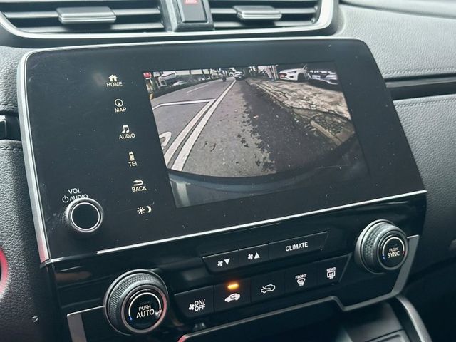 (原鈑件)S版 迎風面、大燈、車頂貼膜/全景天窗/自動跟車/ 車道維持/無線充電/盲點/電尾門/免鑰匙  第17張相片