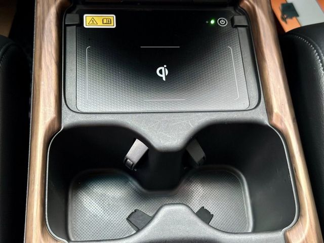 (原鈑件)S版 迎風面、大燈、車頂貼膜/全景天窗/自動跟車/ 車道維持/無線充電/盲點/電尾門/免鑰匙  第18張相片