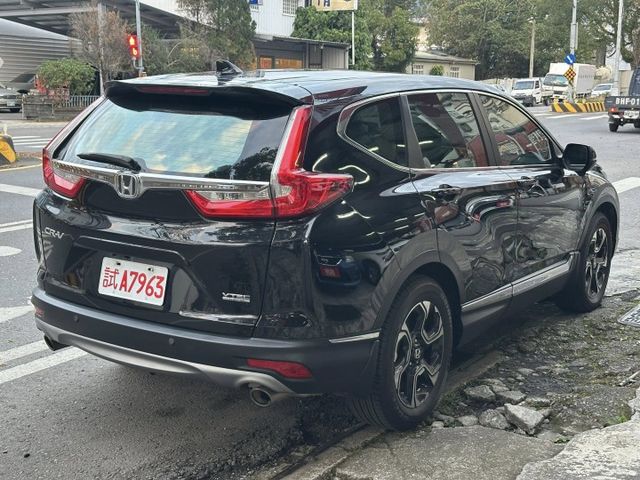 一手車/原鈑件/S版/全景天窗/自動跟車/ 車道維持/遠光燈自動切換/盲點/倒車顯影/電尾門/免鑰匙/電動椅  第5張相片