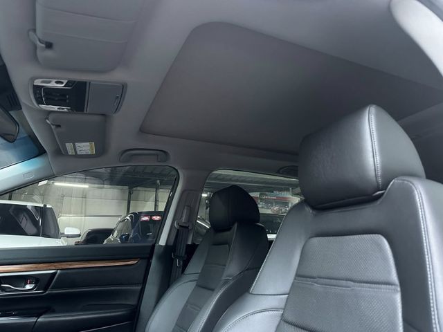 一手車/原鈑件/S版/全景天窗/自動跟車/ 車道維持/遠光燈自動切換/盲點/倒車顯影/電尾門/免鑰匙/電動椅  第8張相片