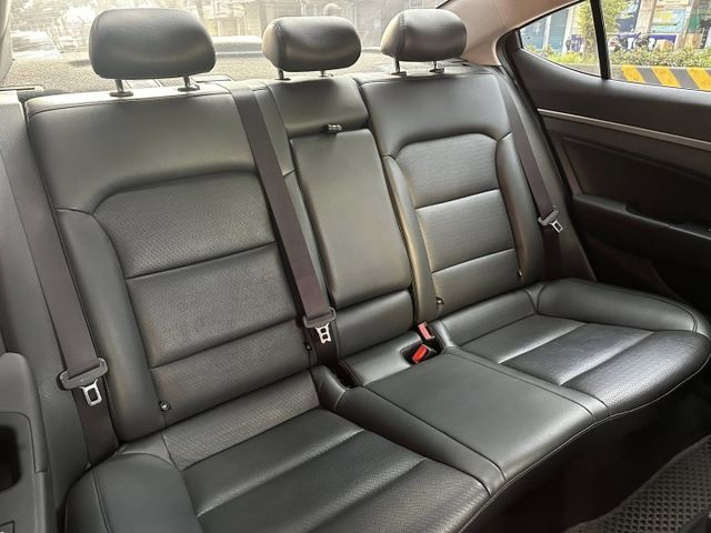 一手車/原鈑件/ LED尾燈/LED日行燈/LED尾燈/後視鏡方向指示燈/後霧燈  第10張相片