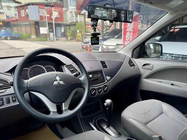 原鈑件/低里程/免鑰匙/後座出風口  第8張相片