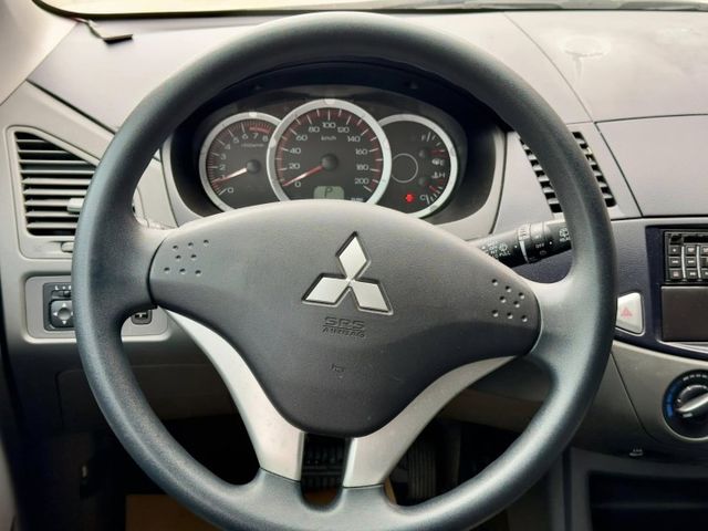 原鈑件/低里程/免鑰匙/後座出風口  第10張相片