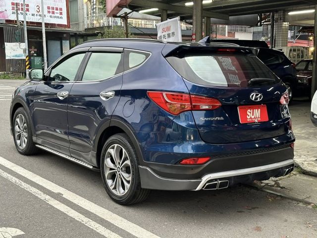 原鈑件/全景天窗/LED日行燈+尾燈/恆溫/電收後視鏡/二台電視/HID頭燈/免鑰匙/定速/雙前電動椅帶加熱/電尾門  第6張相片