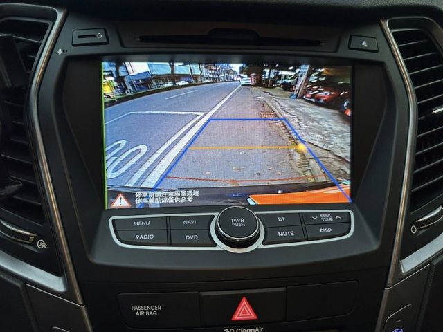 原鈑件/全景天窗/LED日行燈+尾燈/恆溫/電收後視鏡/二台電視/HID頭燈/免鑰匙/定速/雙前電動椅帶加熱/電尾門  第14張相片