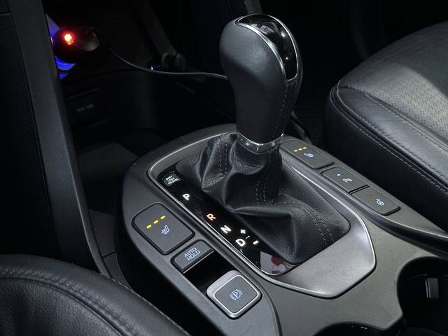 原鈑件/全景天窗/LED日行燈+尾燈/恆溫/電收後視鏡/二台電視/HID頭燈/免鑰匙/定速/雙前電動椅帶加熱/電尾門  第16張相片