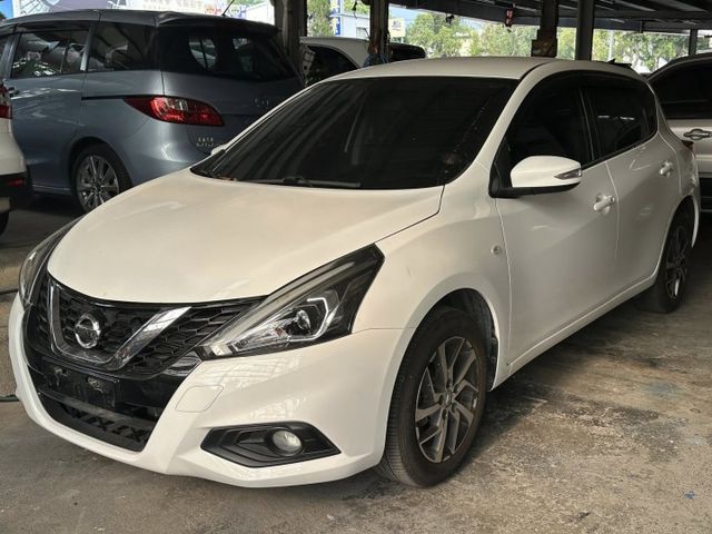 認證美容中/認證車/盲點/藍芽主機/免鑰匙/摸門/恆溫/定速  第1張相片