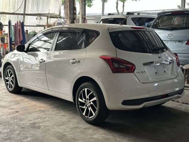 認證美容中/認證車/盲點/藍芽主機/免鑰匙/摸門/恆溫/定速  第2張相片