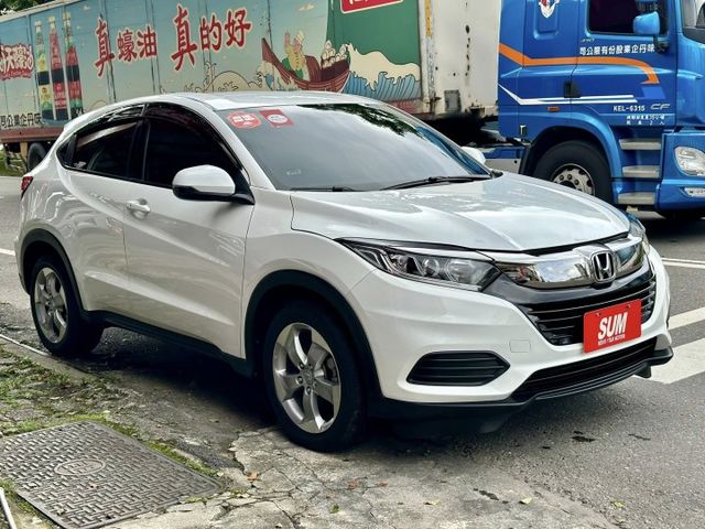 原鈑件一手車/LED日行燈/換檔撥片/免鑰匙/摸門/方向盤快播/電收後視鏡/恆溫/LED尾燈  第3張相片