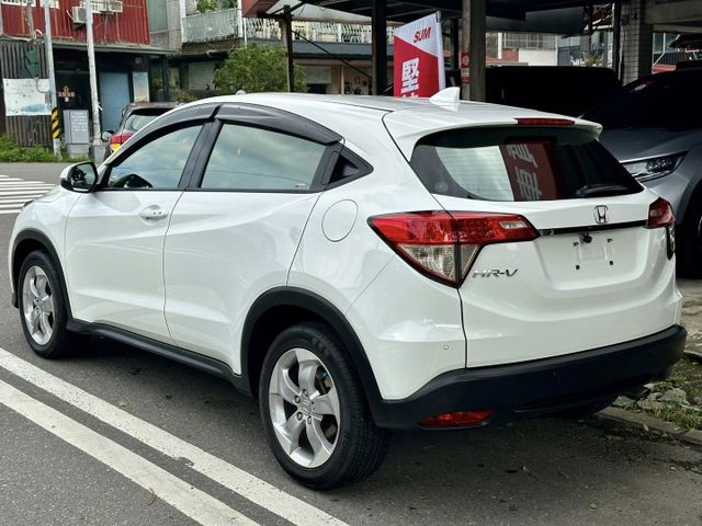 原鈑件一手車/LED日行燈/換檔撥片/免鑰匙/摸門/方向盤快播/電收後視鏡/恆溫/LED尾燈  第4張相片