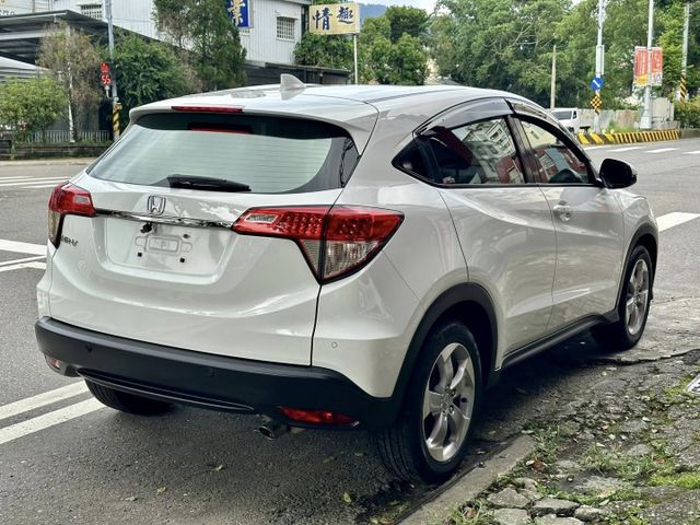 原鈑件一手車/LED日行燈/換檔撥片/免鑰匙/摸門/方向盤快播/電收後視鏡/恆溫/LED尾燈  第6張相片
