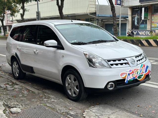 公司代步車/稀有1.8cc/7人座/抬頭顯示器/音響主機/免鑰匙/前霧燈/自動大燈/摸門/三排座椅/恆溫空調  第3張相片