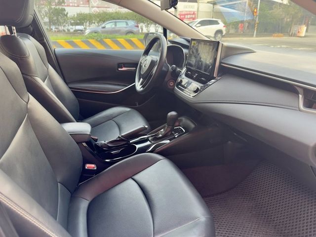 原鈑件認證/豪華/一手車/自動跟車系統/車道維持/恆溫/光感應頭燈  第8張相片