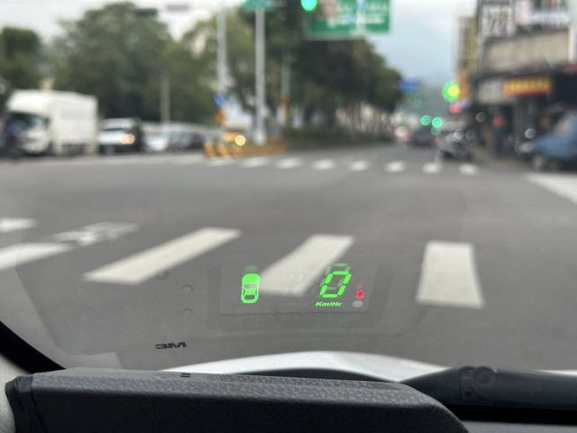 原鈑件認證中/原廠保養/有加裝配備/單側電滑門/抬顯/免鑰/摸門/恆溫/定速/carplay/盲點/前車雷達/電收後視鏡  第13張相片