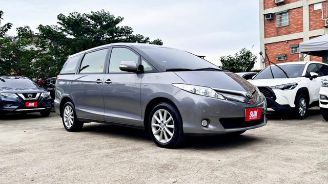 2017領牌 培力亞 2.4L  正7人座 環景 I-KEY 駕駛座電動椅 雙前座電熱椅 漂亮車 無待修 可全貸  第3張相片