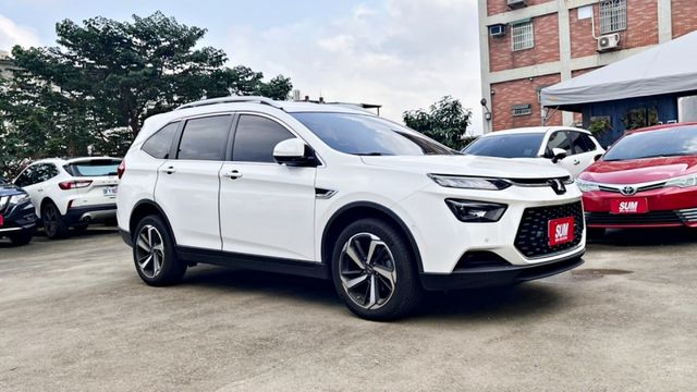 2020年 納智捷 URX 1.8L 5人座 12吋螢幕 自動跟車 360環景 電尾門 結合現代科技與安全配備的一台好車  第3張相片