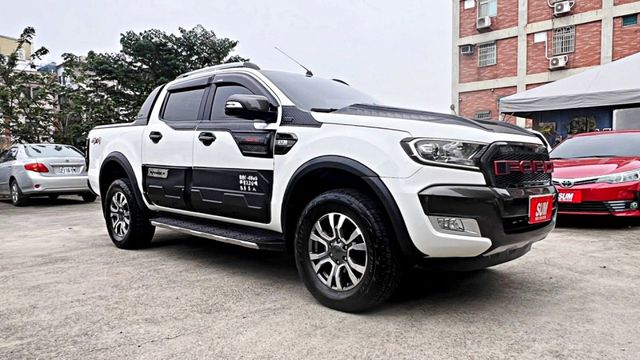2018年 福特 皮卡 柴油 3.2L貨車版 低稅金省油5人座 配備加裝十幾萬 雙廂 跑少 深山旅遊 載重物，都是首選  第3張相片