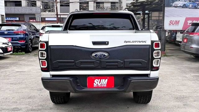 2018年 福特 皮卡 柴油 3.2L貨車版 低稅金省油5人座 配備加裝十幾萬 雙廂 跑少 深山旅遊 載重物，都是首選  第15張相片
