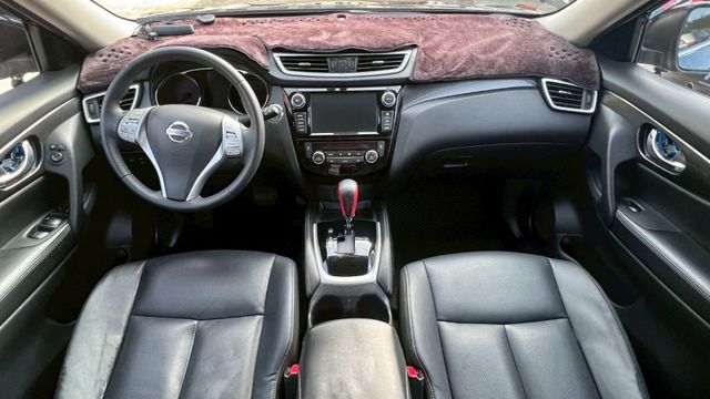 2017年 日產  X-TRAIL 2.0L 頂規玩美 影音版 雙區恆溫 車頂行李架 認證車 空間大又舒適 原漆 無待修  第4張相片