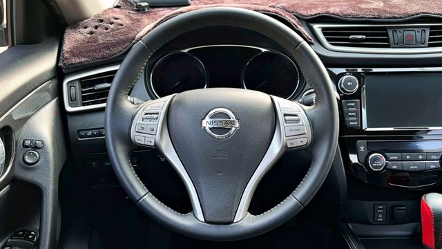 2017年 日產  X-TRAIL 2.0L 頂規玩美 影音版 雙區恆溫 車頂行李架 認證車 空間大又舒適 原漆 無待修  第7張相片