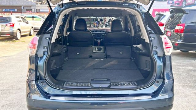2017年 日產  X-TRAIL 2.0L 頂規玩美 影音版 雙區恆溫 車頂行李架 認證車 空間大又舒適 原漆 無待修  第17張相片