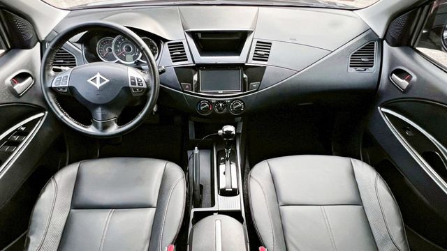 2017年 勁歌 2.4L~5+2人座~旗艦 頂規型 一手車 原版件 最耐操好開的賺錢車~車漂亮~可全額貸  第4張相片
