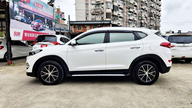 2017年 TUCSON Turbo 汽油 1.6L~6安~I-KEY~雙區恆溫~循跡防滑~超美休旅~物超所值 可全額貸  第3張相片