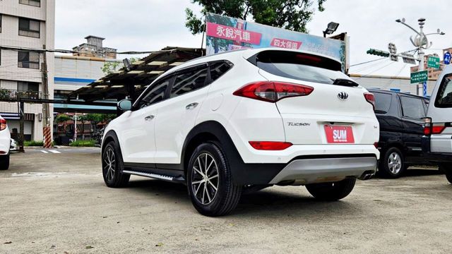 2017年 TUCSON Turbo 汽油 1.6L~6安~I-KEY~雙區恆溫~循跡防滑~超美休旅~物超所值 可全額貸  第19張相片
