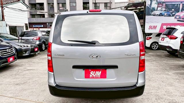 2018年 STAREX 柴油 2.5L~9人座~衛星導航~倒車顯影~中排座椅前後滑移~商務接送家庭旅遊最佳首選  第5張相片