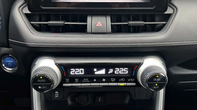 2022年 RAV4 2.5L 油電版 啟動安靜 自動跟車 車道偏離 循跡防滑 想省油又有力，選這台準沒錯~  第11張相片
