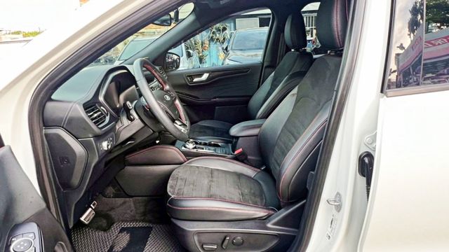 2021年 福特 KUGA 2.0L 渦輪引擎大馬力 新車120萬 駕駛座電動椅+腰靠 B&O音響 盲點偵測 超美車況  第5張相片