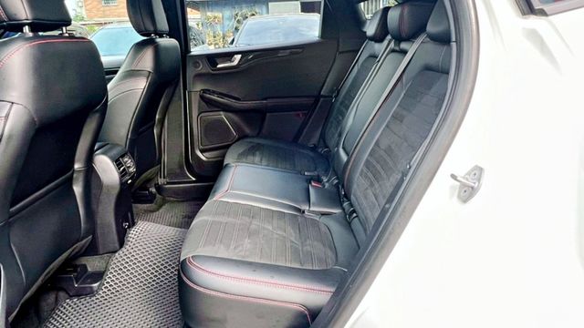 2021年 福特 KUGA 2.0L 渦輪引擎大馬力 新車120萬 駕駛座電動椅+腰靠 B&O音響 盲點偵測 超美車況  第6張相片