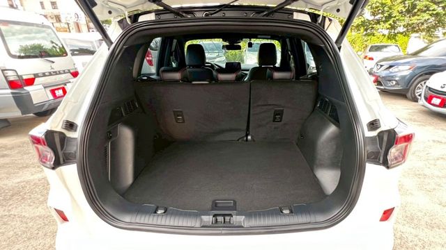 2021年 福特 KUGA 2.0L 渦輪引擎大馬力 新車120萬 駕駛座電動椅+腰靠 B&O音響 盲點偵測 超美車況  第16張相片