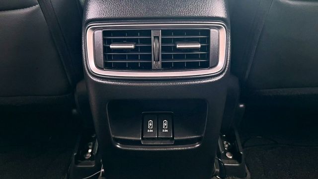 2018年 CR-V 1.5L 渦輪增壓 換檔撥片 衛星導航 倒車顯影 本田品牌 王者風範 奔馳道路 耐用省油  第12張相片