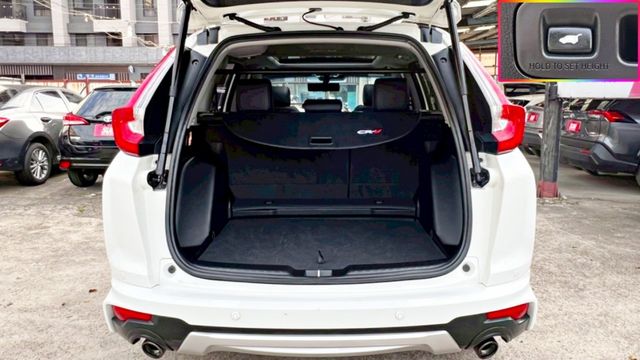 2018年 CR-V 1.5L 渦輪增壓 換檔撥片 衛星導航 倒車顯影 本田品牌 王者風範 奔馳道路 耐用省油  第16張相片
