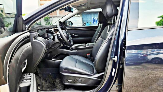 2022年現代 新款土桑1.6L 按鍵式排檔 自動跟車 全景天窗 電尾門僅1.6萬公里新車保固到2027年 誰眼光好快搶  第5張相片