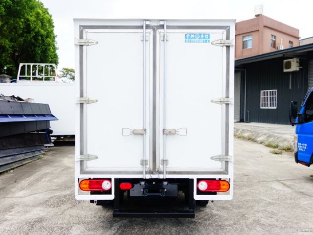《冷凍車》-25冷凍箱內白鐵包覆《自排》  第5張相片