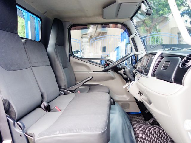 《僅跑5萬》加長型14呎+車側可上貨+免加尿素+四呎雙摺雙油壓尾門《特殊電動升降棚》  第12張相片