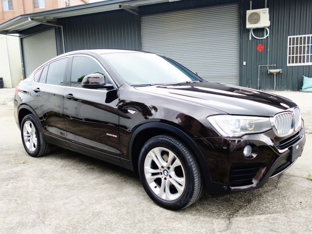 X4-28i運動休旅一手女用車《腳踢感應開啟尾門》  第3張相片