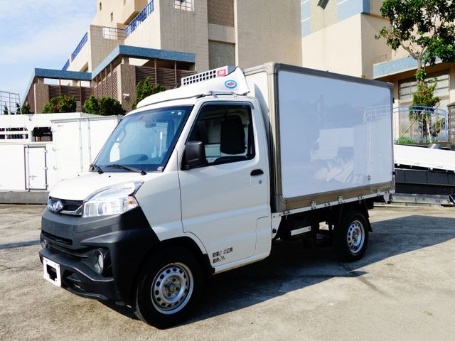 《僅跑2萬》菱利安全氣囊+盲點偵測+防滑系統-20冷凍車《自排》  第2張相片