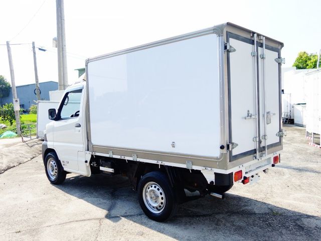 《僅跑2萬》菱利安全氣囊+盲點偵測+防滑系統-20冷凍車《自排》  第6張相片