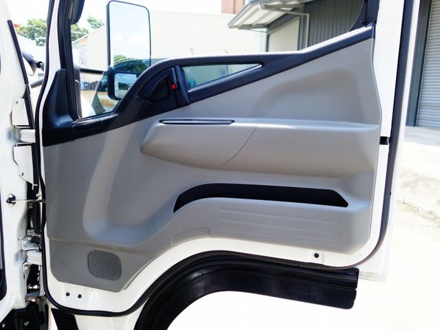 《僅跑4萬》FUSO加長加高冷凍車《11.5呎 》  第10張相片