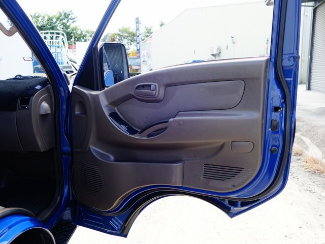 《僅跑一萬》小霸王大單廂加高箱+3呎油壓尾門《自排》  第11張相片