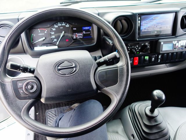 《僅跑2萬》原廠保固中HINO加長加高箱左右對開門《加長14呎》  第14張相片